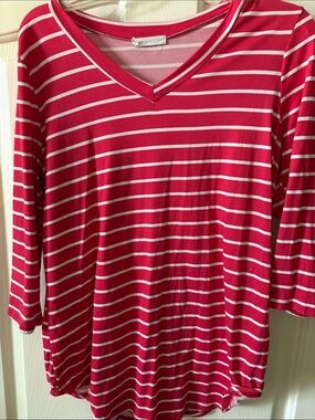 Striped V-Neck Long Sleeve Tee in Pink and White